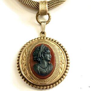 SWEET ROMANCE Vintage Black Cameo Pendant Necklace 18" Thick Brass Mesh Chain